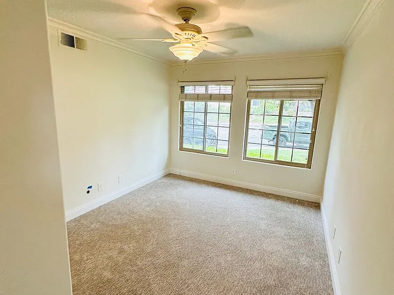 6635 Soaring Dr — Photo 23
