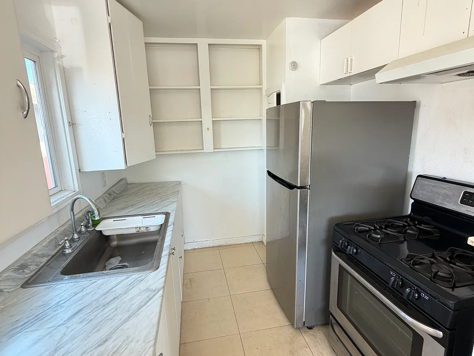 2 bed, 700 sqft, $1,950 — Photo 4