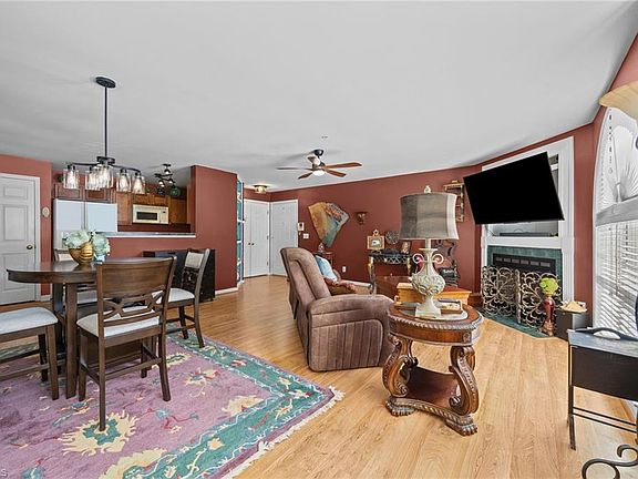 5th image of 124 Mill Pond Dr