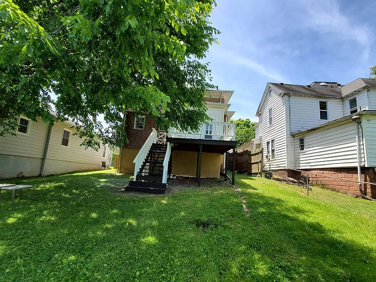 1209 Windsor Ave #5 — Photo 9