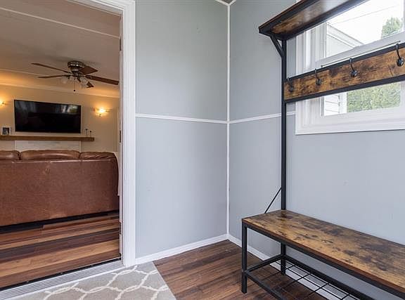 3rd image of 46264 Margaret Ave