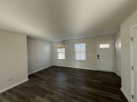 4th image of 80 Hunting Wood Dr