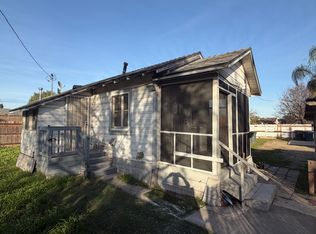 9841 1/2 Beach St, Bellflower, CA 90706