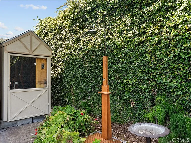 406 N Fairview St — Photo 50