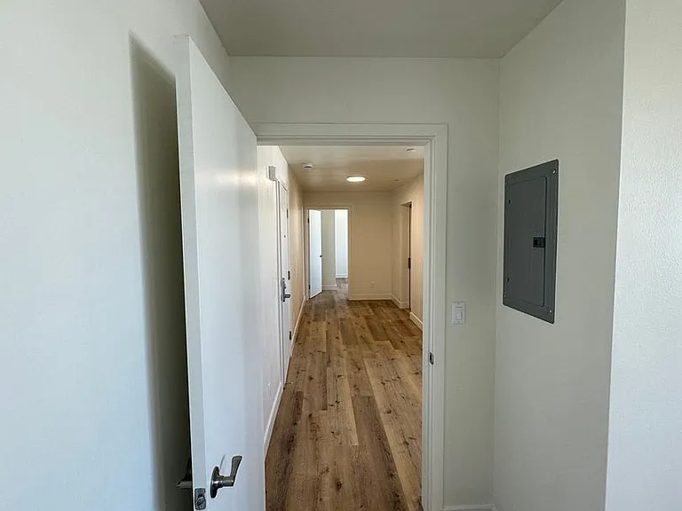10914 S Main St #202 — Photo 5