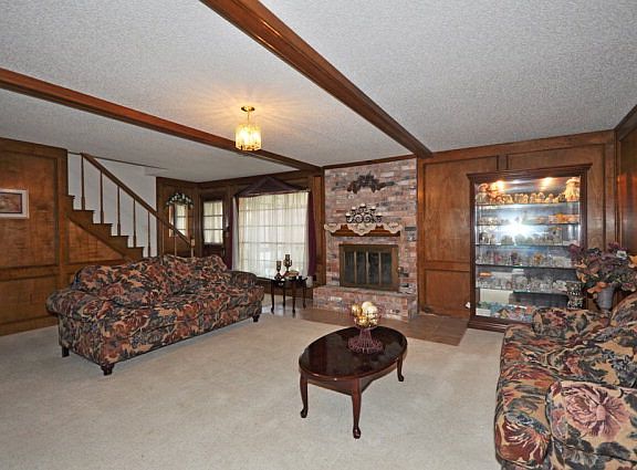 2nd image of 206 Huckleberry Dr