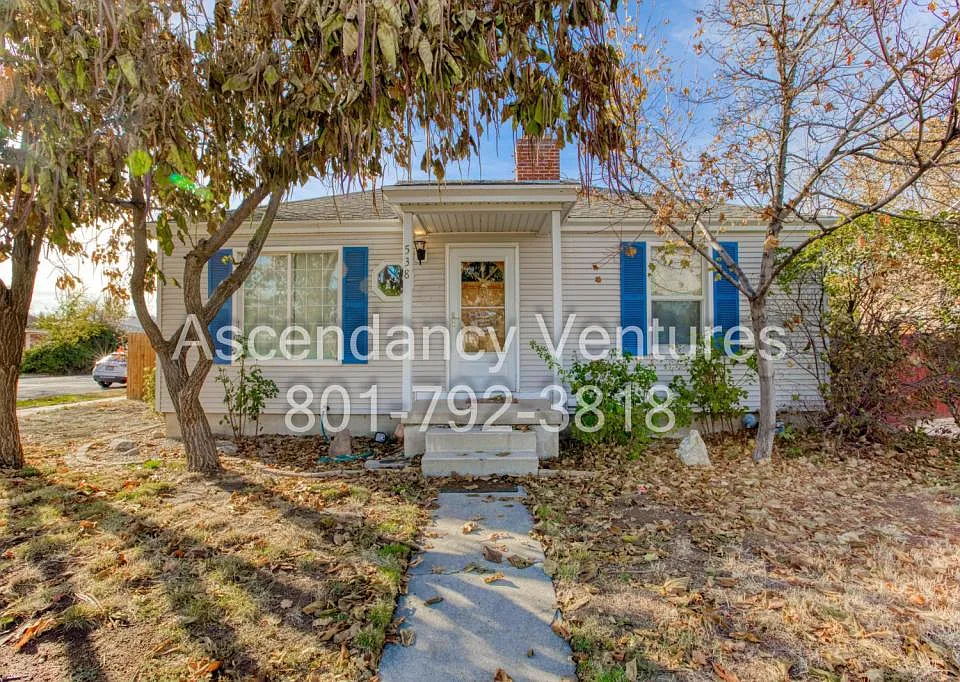 538 S Navajo St