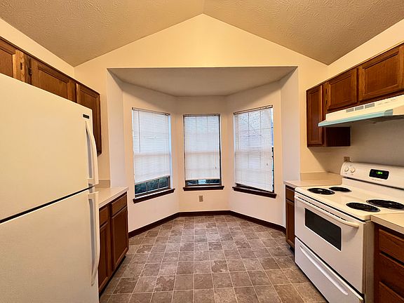 5th image of 4923 Peony Pl