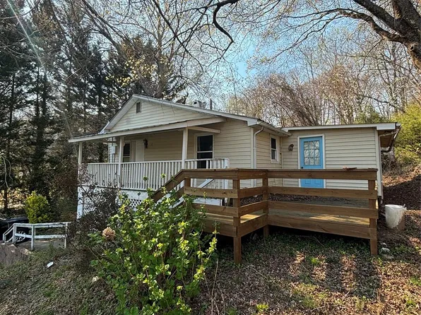 30 Porter St, Tryon, NC 28782