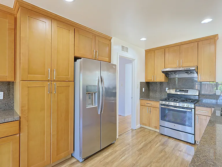 1672 Nightingale Ave — Photo 6