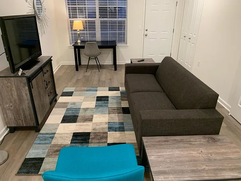 Towne Center Apartments — Photo 41