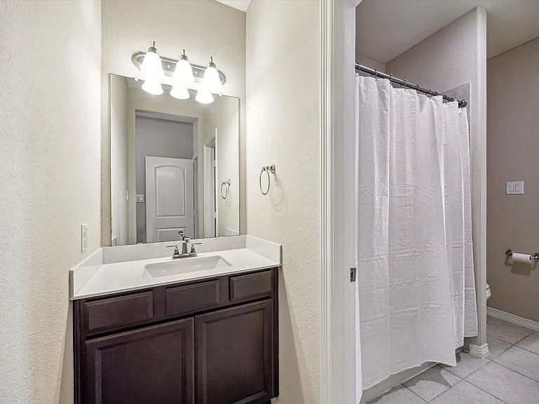 1911 Donna Temple Ct — Photo 22