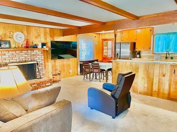 31808 Luring Pines Dr, Running Springs, CA 92382