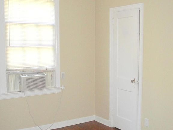 3rd image of 320 Olivia Ct APT A