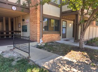 2 Fairways Cir #D-6, Saint Charles, MO 63303
