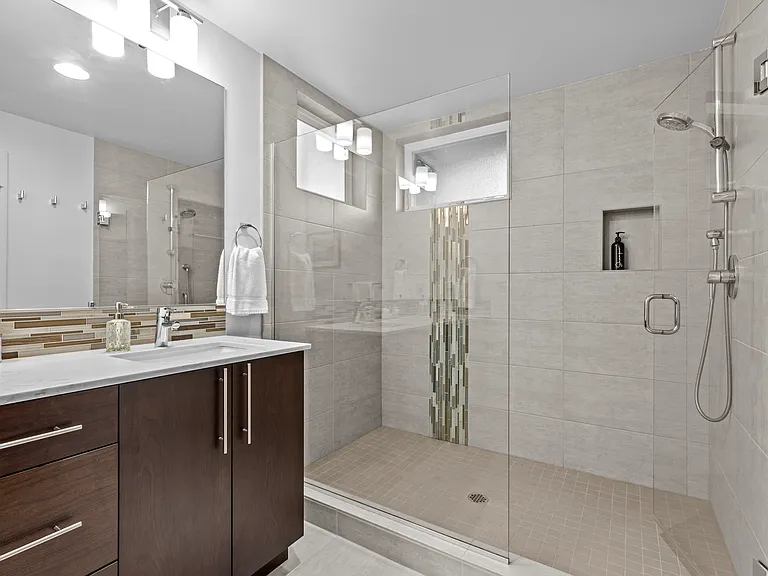 233 E Shelby St — Photo 14