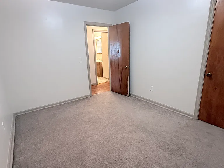 484 S Deepwood Dr — Photo 13