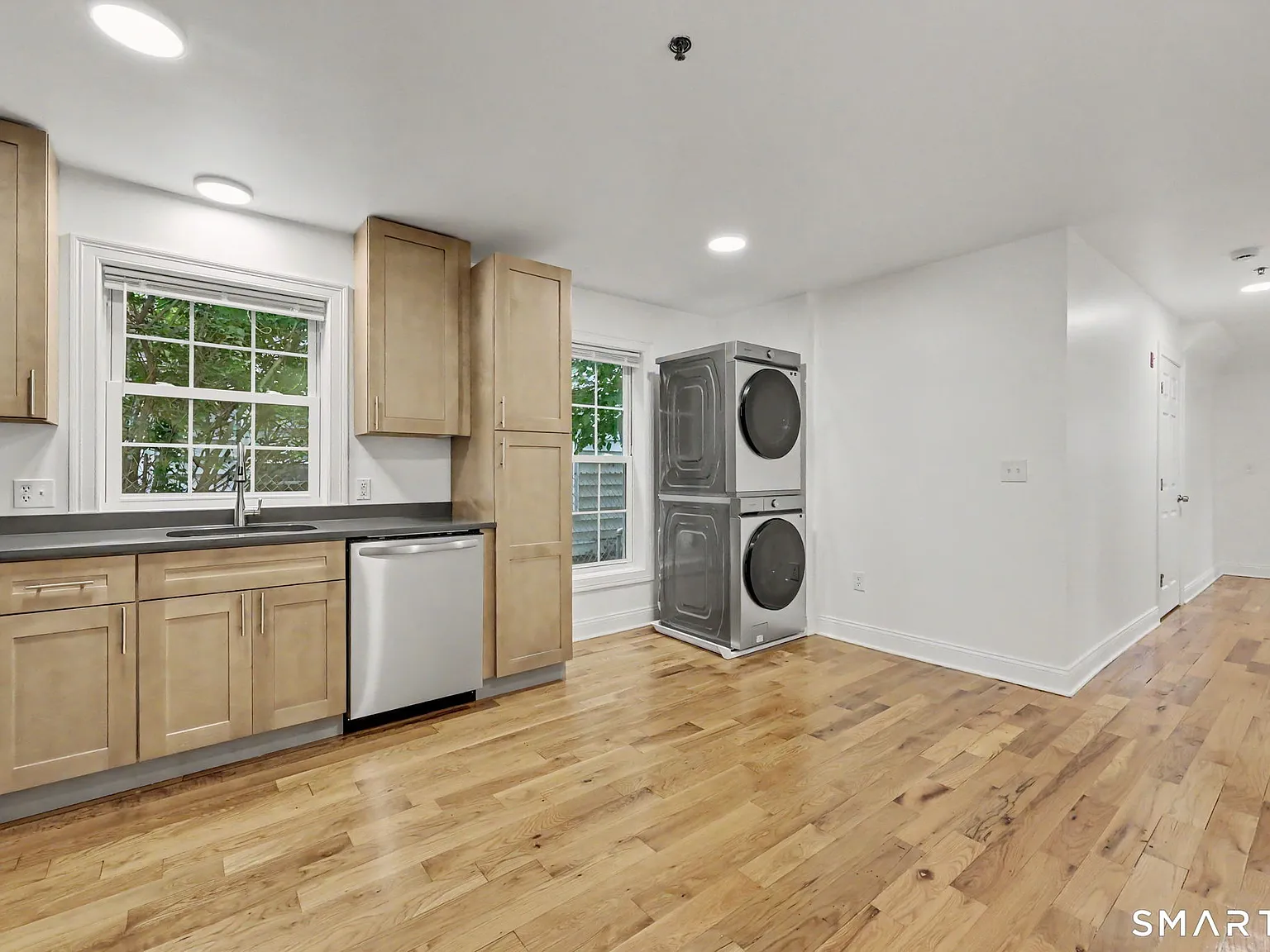 3 bed, 1.0 bath, 1174 sqft, $2,800 — Photo 4