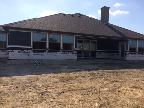 3rd image of 104 Sarahs Ln