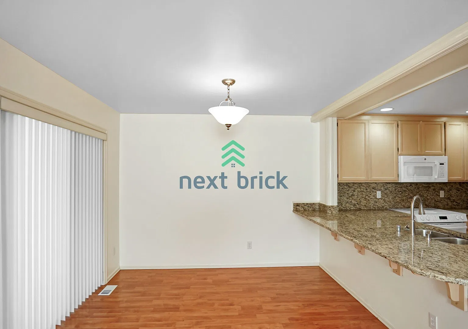 3 Bed 2.5 Bath Townhome for Rent in Kirkland! — Photo 3