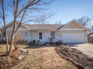 1520 S Lovers Ln, Springfield, MO 65804