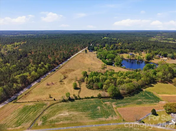 52 McMillan Rd, Cheraw, SC 29520