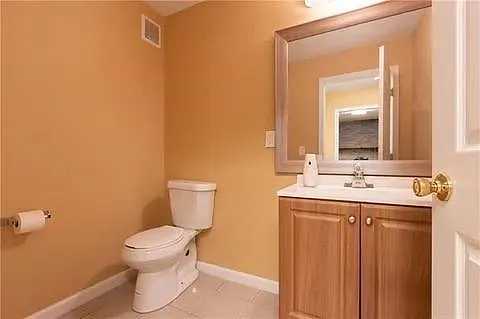 2251 Roswell Rd — Photo 8