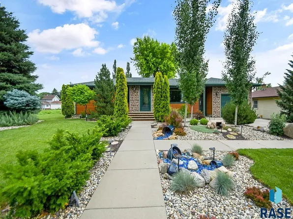 110 Walnut St, Avon, SD 57315