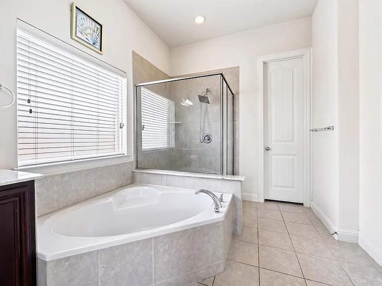 10323 Wedmore Dr — Photo 35