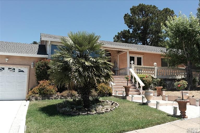 1st image of 705 Hawthorne Dr
