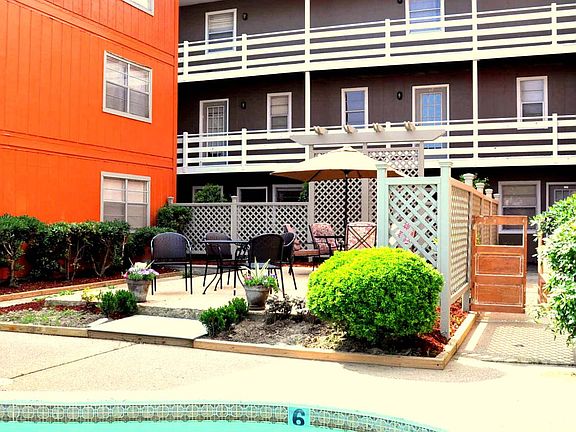 4th image of 4201 Belvedere St #112