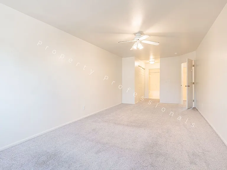 1015 Domelby Ct — Photo 11