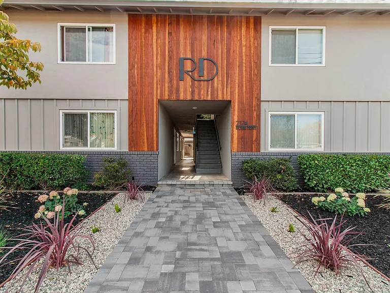 2174 Royal Dr #6 — Photo 12