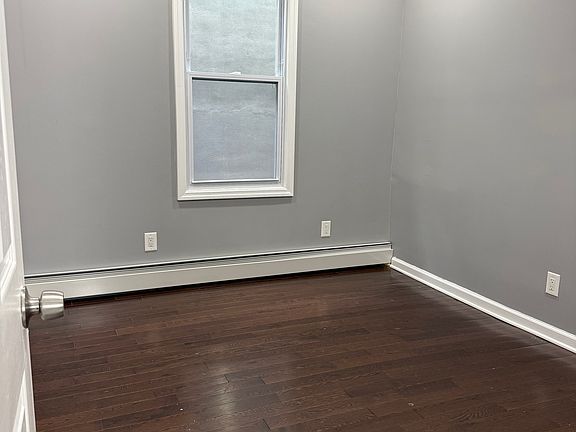 4th image of 21716 Hempstead Ave Floor 1