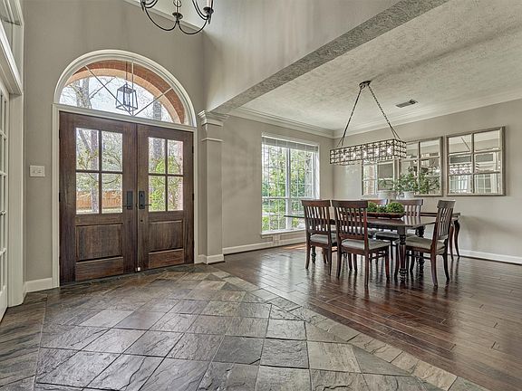 5th image of 170 N Hazelcrest Cir