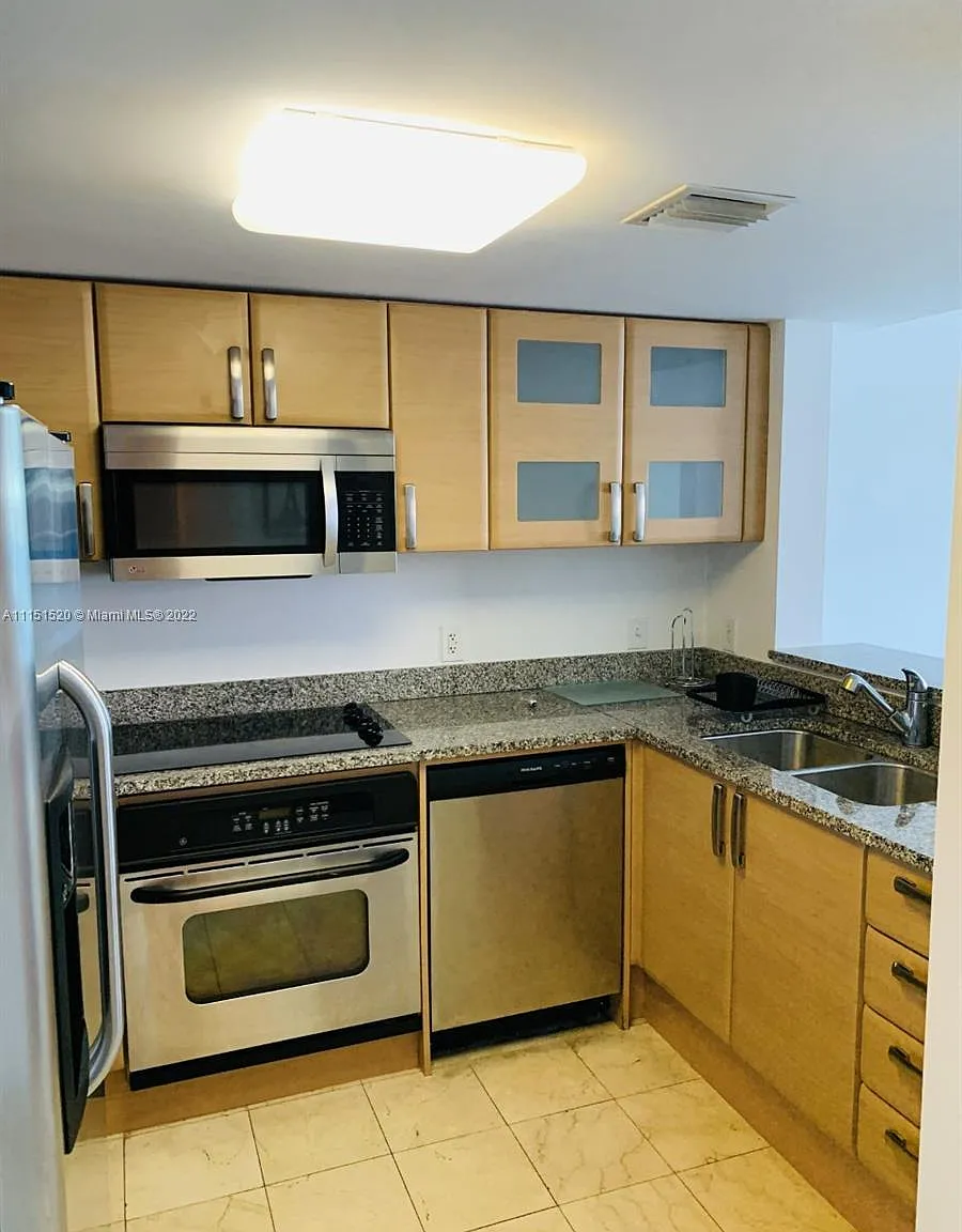 1 bed, 791 sqft, $3,100 — Photo 4