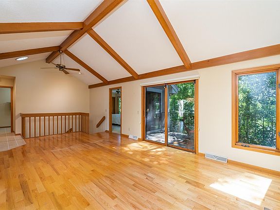 5th image of 5961 Woodcreek Ln