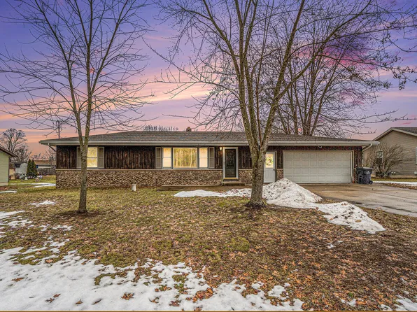 1083 Miller Rd, Plainwell, MI 49080