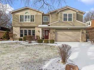 7730 Farmingdale Dr, Darien, IL