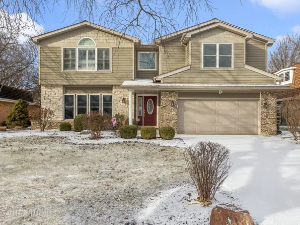 7730 Farmingdale Dr, Darien, IL 60561