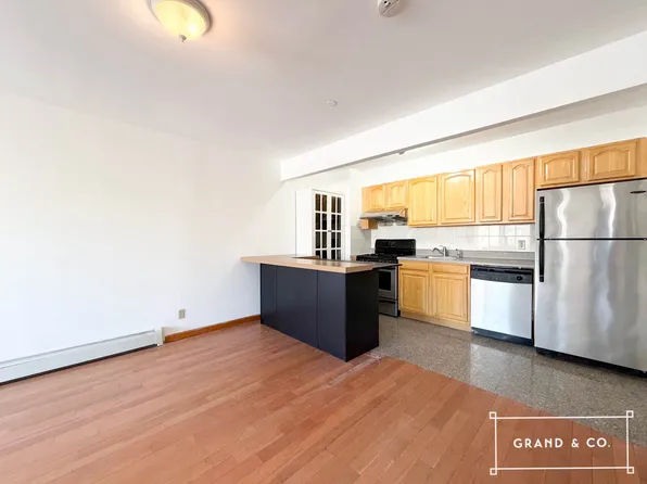 874 Lorimer Street image 1 of 9