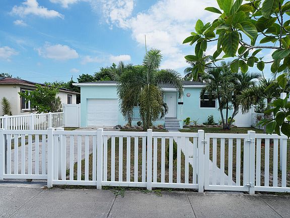4th image of 2517 Rodman Street