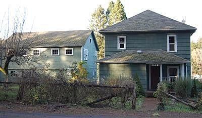1st image of 348 E Poplar St