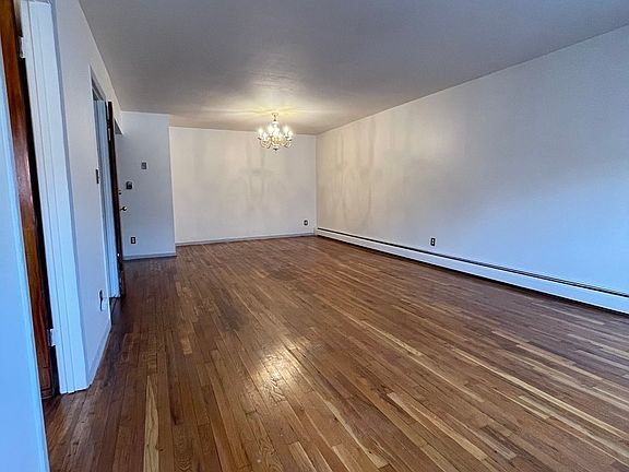 3rd image of 2520 33rd St Floor 2