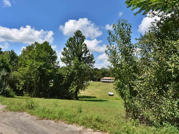 43 Carlson Dr, Grafton, WV 26354