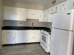 8940 Krewestown Rd #303, Huntingdon Valley, PA 19006