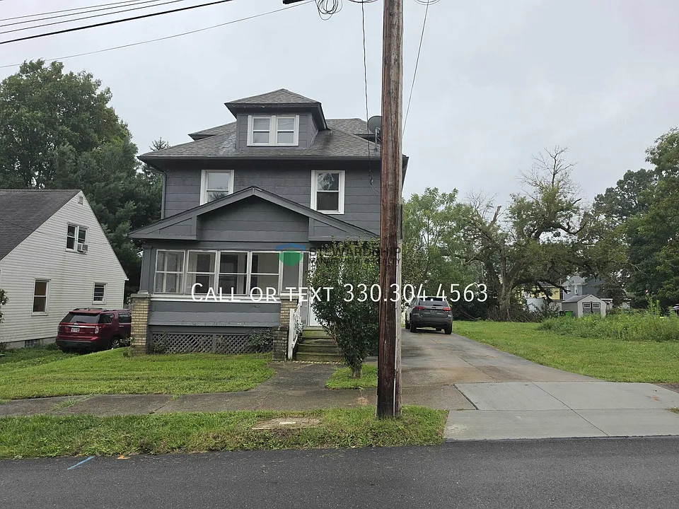 1036 Oak Ave
