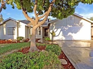 2220 N Milburn Ave, Fresno, CA 93722