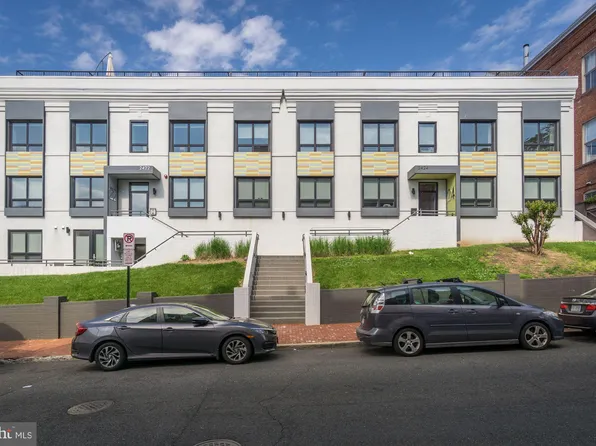 2422 17th St NW #301, Washington, DC 20036