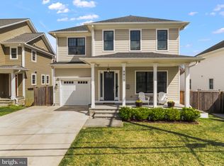 9815 Montauk Ave, Bethesda, MD 20817